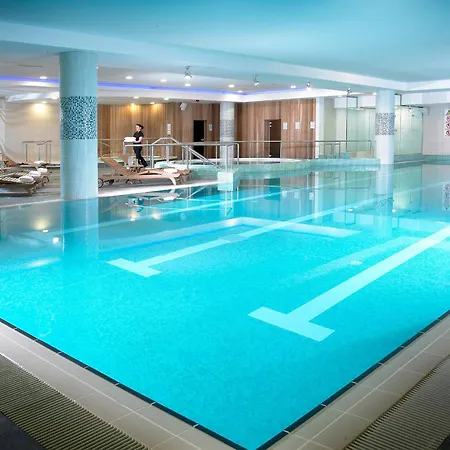 Limerick Strand Hotel Отель 4*